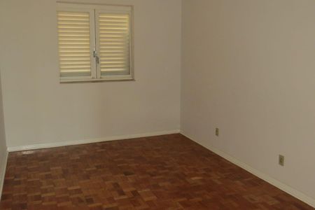 Casa à venda com 252m², 3 quartos e 15 vagas Casa à venda com 252m², 3 quartos e 15 vagasFoto 03