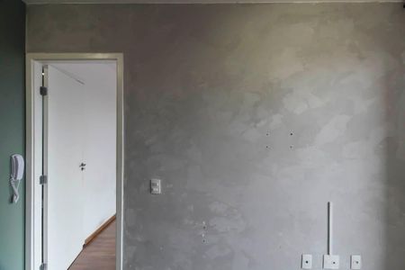 Sala/Cozinha de apartamento à venda com 1 quarto, 28m² em Vila Tolstoi, São Paulo