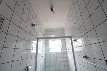 Banheiro de kitnet/studio para alugar com 1 quarto, 30m² em Jardim Anhanguera, São Paulo