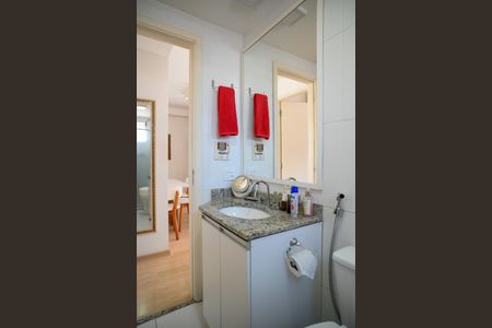 Apartamento à venda com 51m², 2 quartos e 1 vaga Apartamento à venda com 51m², 2 quartos e 1 vagaBanheiro