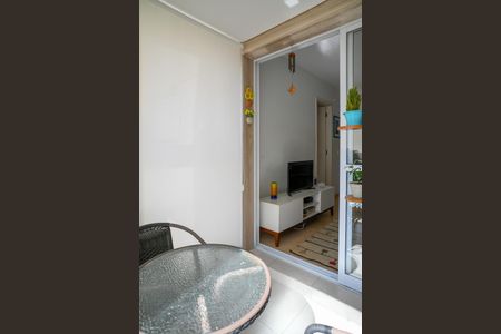 Apartamento à venda com 51m², 2 quartos e 1 vaga Apartamento à venda com 51m², 2 quartos e 1 vagaVaranda