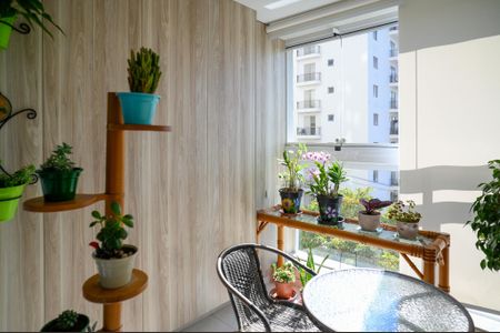 Apartamento à venda com 51m², 2 quartos e 1 vaga Apartamento à venda com 51m², 2 quartos e 1 vagaVaranda