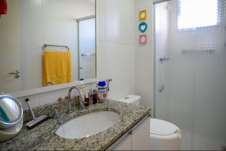 Apartamento à venda com 51m², 2 quartos e 1 vaga Apartamento à venda com 51m², 2 quartos e 1 vagaBanheiro