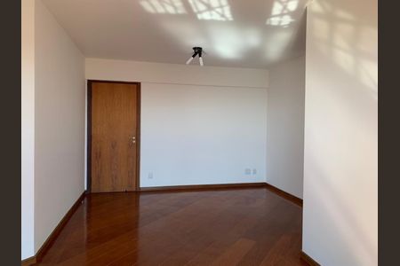Apartamento à venda com 107m², 4 quartos e 2 vagasFoto 02