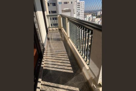 Apartamento à venda com 107m², 4 quartos e 2 vagasFoto 04