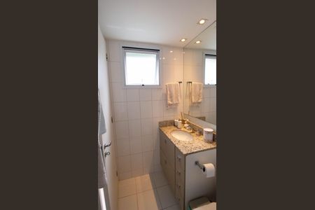 Apartamento à venda com 112m², 3 quartos e 2 vagas Apartamento à venda com 112m², 3 quartos e 2 vagasBanheiro da Suíte