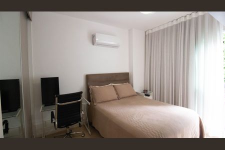 Apartamento à venda com 112m², 3 quartos e 2 vagas Apartamento à venda com 112m², 3 quartos e 2 vagasSuíte