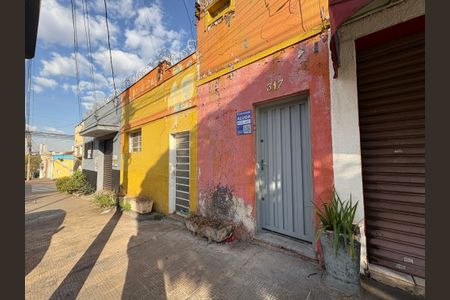 Casa para alugar com 50m², 1 quarto e sem vaga Casa para alugar com 50m², 1 quarto e sem vagaFachada