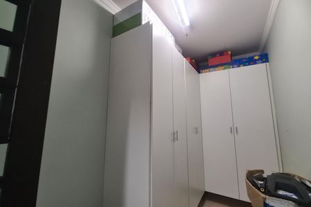 Casa à venda com 180m², 3 quartos e 2 vagas Casa à venda com 180m², 3 quartos e 2 vagasQuarto de Serviço