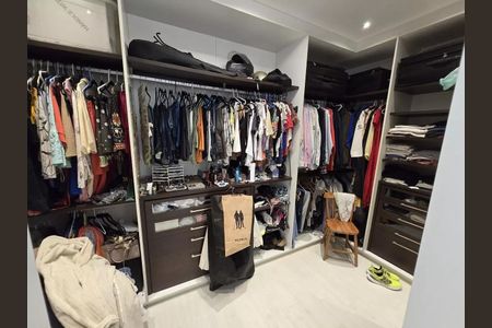 Apartamento à venda com 206m², 4 quartos e 1 vaga