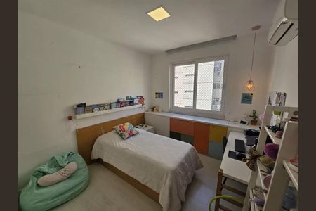 Apartamento à venda com 206m², 4 quartos e 1 vaga