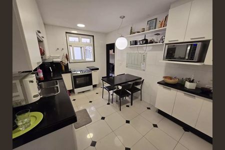 Apartamento à venda com 206m², 4 quartos e 1 vaga