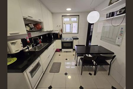 Apartamento à venda com 206m², 4 quartos e 1 vaga
