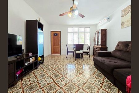 Casa à venda com 4 quartos, 400m² em Santa Rosa, Niterói