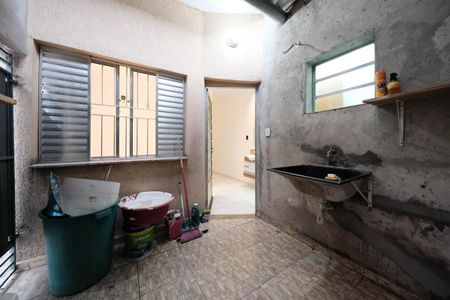 Casa para alugar com 78m², 2 quartos e 1 vagaÁrea de Serviço