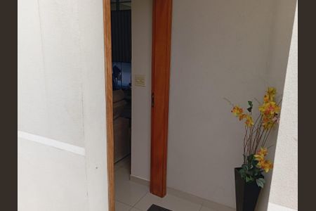 Casa à venda com 74m², 2 quartos e 1 vaga