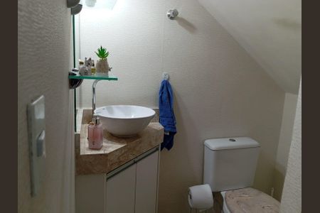 Casa à venda com 74m², 2 quartos e 1 vaga