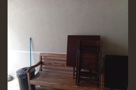 Casa à venda com 74m², 2 quartos e 1 vaga