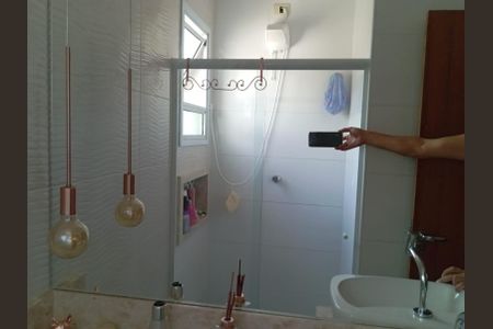 Casa à venda com 74m², 2 quartos e 1 vaga