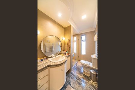 Apartamento à venda com 199m², 4 quartos e 2 vagasBanheiro Suíte