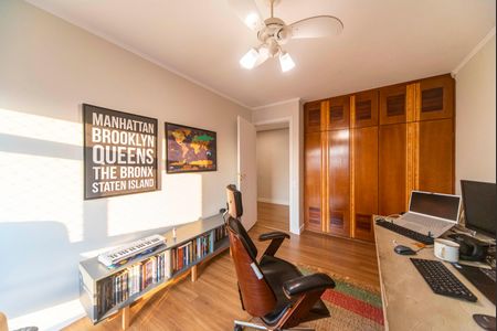 Apartamento à venda com 199m², 4 quartos e 2 vagasQuarto 1