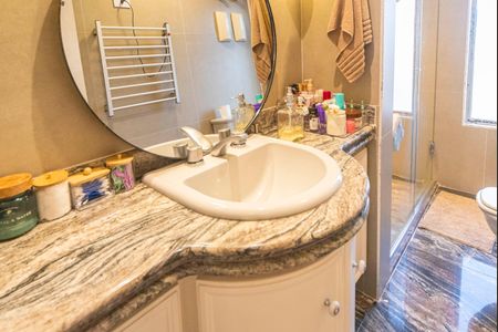 Apartamento à venda com 199m², 4 quartos e 2 vagasBanheiro Suíte