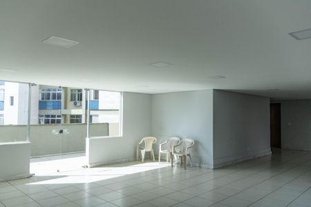 Apartamento à venda com 100m², 3 quartos e 2 vagas Apartamento à venda com 100m², 3 quartos e 2 vagasÁrea comum - Salão de festas