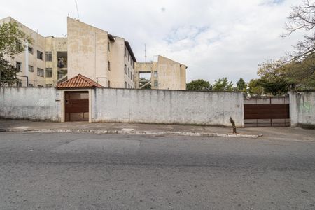 Apartamento à venda com 45m², 2 quartos e 1 vaga Apartamento à venda com 45m², 2 quartos e 1 vagaFachada