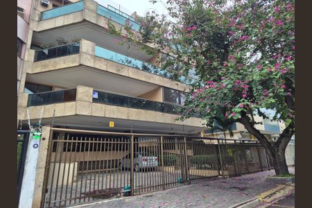 Apartamento para alugar com 115m², 2 quartos e 2 vagasFachada