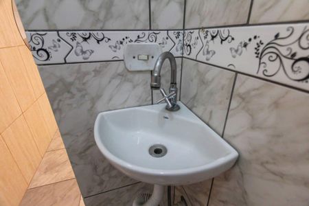 Casa à venda com 150m², 4 quartos e 2 vagas Casa à venda com 150m², 4 quartos e 2 vagasBanheiro de Serviço