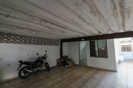 Casa à venda com 150m², 4 quartos e 2 vagas Casa à venda com 150m², 4 quartos e 2 vagasGaragem