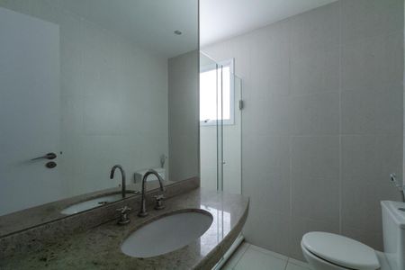 Apartamento à venda com 155m², 3 quartos e 3 vagas Apartamento à venda com 155m², 3 quartos e 3 vagasBanheiro da Suíte 1