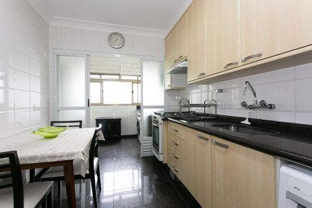 Apartamento à venda com 106m², 3 quartos e 2 vagasCozinha