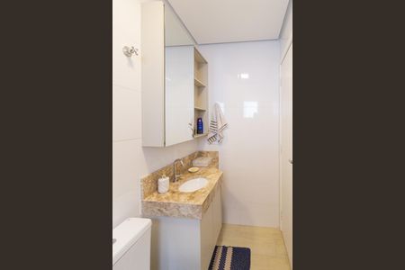 Casa à venda com 180m², 3 quartos e 6 vagasBanheiro do Quarto 2