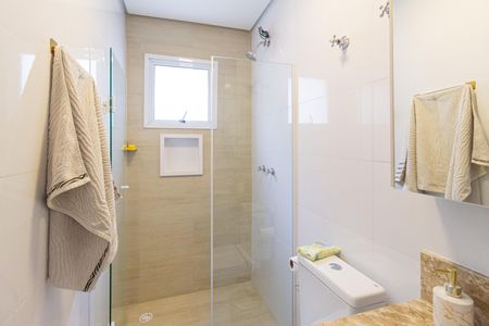 Casa à venda com 180m², 3 quartos e 6 vagasBanheiro do Quarto 2