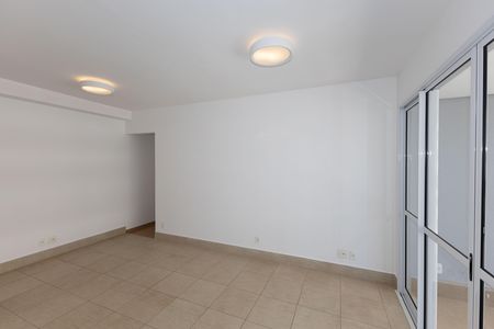Apartamento para alugar com 70m², 2 quartos e 1 vagaSala