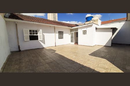 Casa para alugar com 161m², 4 quartos e 8 vagasQuintal