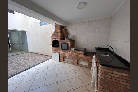 Casa à venda com 175m², 3 quartos e 2 vagas Casa à venda com 175m², 3 quartos e 2 vagasChurrasqueira
