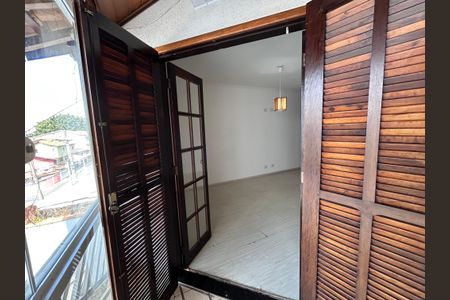 Casa à venda com 175m², 3 quartos e 2 vagas Casa à venda com 175m², 3 quartos e 2 vagasSacada