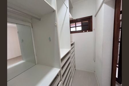 Closet da suíte de casa para alugar com 3 quartos, 175m² em Centro, Guarulhos
