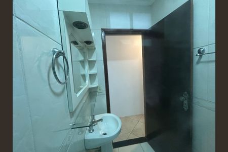 Casa à venda com 175m², 3 quartos e 2 vagas Casa à venda com 175m², 3 quartos e 2 vagasBanheiro 1