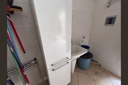 Casa à venda com 175m², 3 quartos e 2 vagas Casa à venda com 175m², 3 quartos e 2 vagasÁrea de Serviço