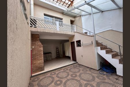 Casa à venda com 175m², 3 quartos e 2 vagas Casa à venda com 175m², 3 quartos e 2 vagasChurrasqueira