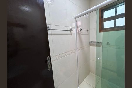 Casa à venda com 175m², 3 quartos e 2 vagas Casa à venda com 175m², 3 quartos e 2 vagasBanheiro 1