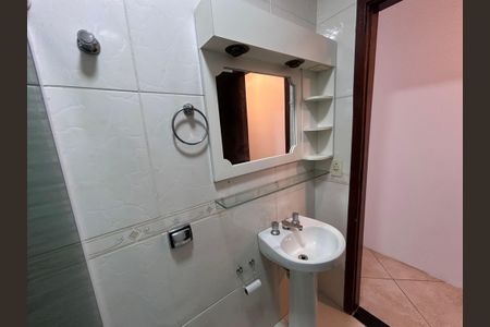 Casa à venda com 175m², 3 quartos e 2 vagas Casa à venda com 175m², 3 quartos e 2 vagasBanheiro 1