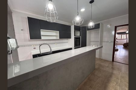 Casa à venda com 175m², 3 quartos e 2 vagas Casa à venda com 175m², 3 quartos e 2 vagasCozinha