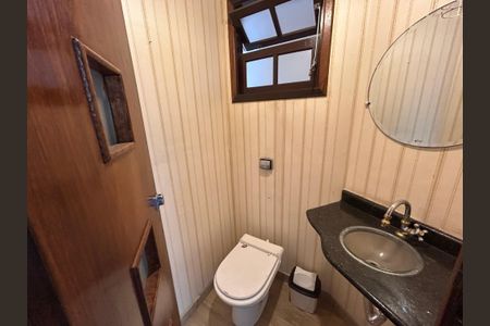 Casa à venda com 175m², 3 quartos e 2 vagas Casa à venda com 175m², 3 quartos e 2 vagasLavabo