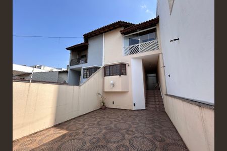 Casa à venda com 175m², 3 quartos e 2 vagas Casa à venda com 175m², 3 quartos e 2 vagasGaragem