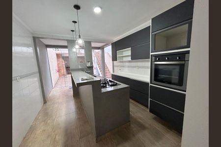 Casa à venda com 175m², 3 quartos e 2 vagas Casa à venda com 175m², 3 quartos e 2 vagasCozinha
