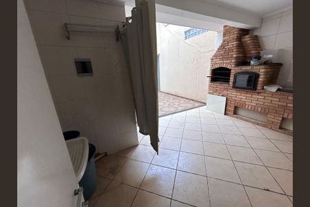 Casa à venda com 175m², 3 quartos e 2 vagas Casa à venda com 175m², 3 quartos e 2 vagasÁrea de Serviço